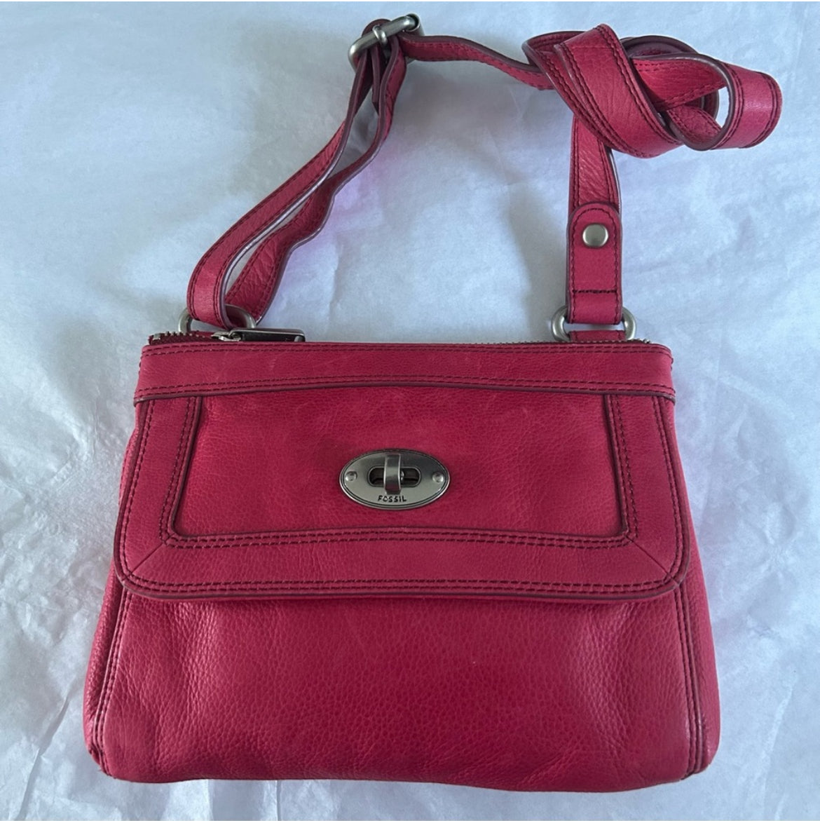 Fossil Marlow Hot Pink Leather Zip Top Crossbody Bag Purse Love it again boutique