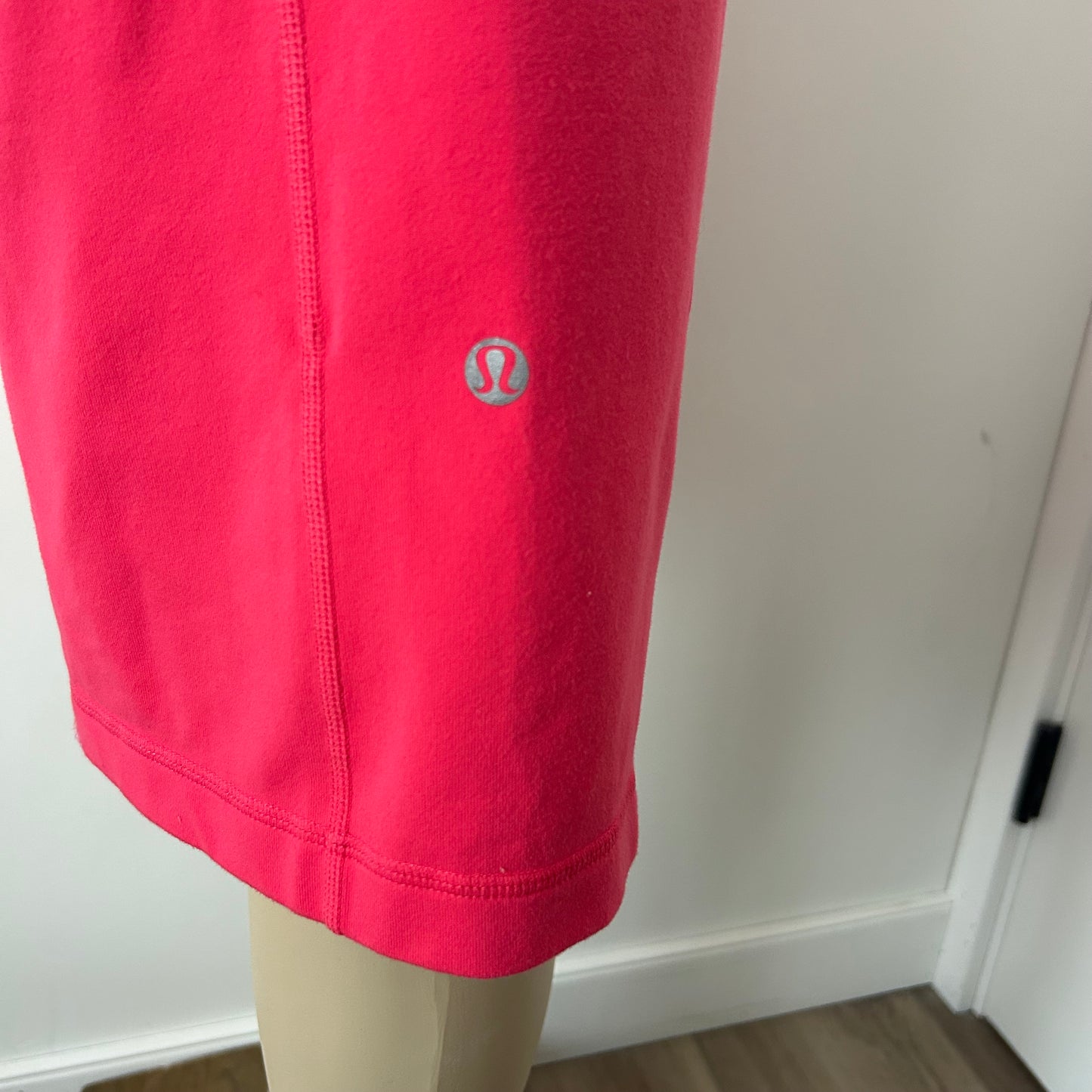 Lulu Size 4 Hot Pink Cropped Wide Leg Super High Rise Culottes