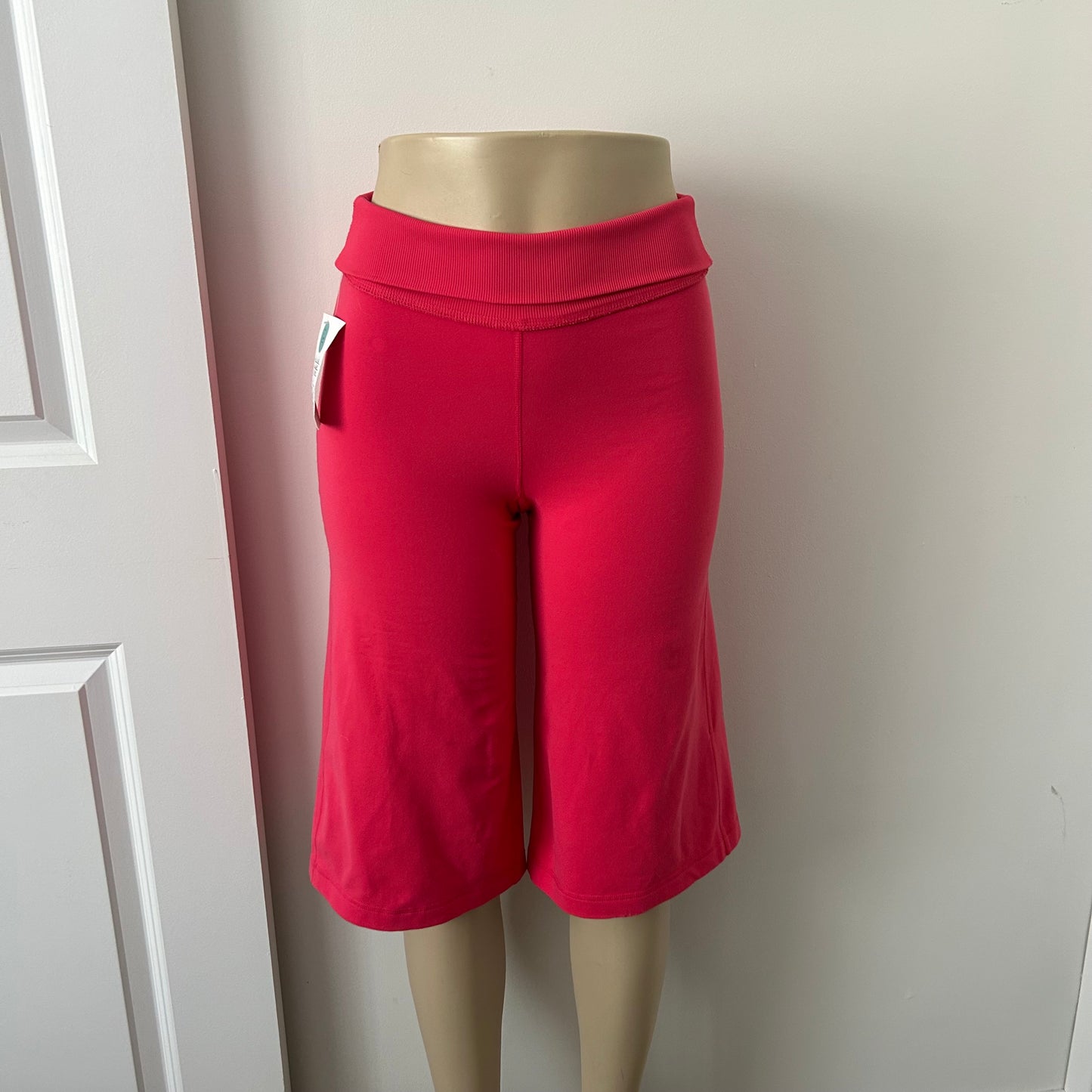 Lulu Size 4 Hot Pink Cropped Wide Leg Super High Rise Culottes