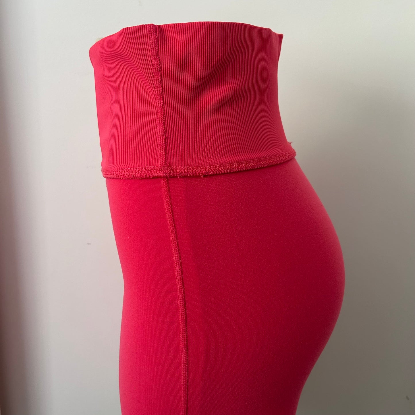 Lulu Size 4 Hot Pink Cropped Wide Leg Super High Rise Culottes