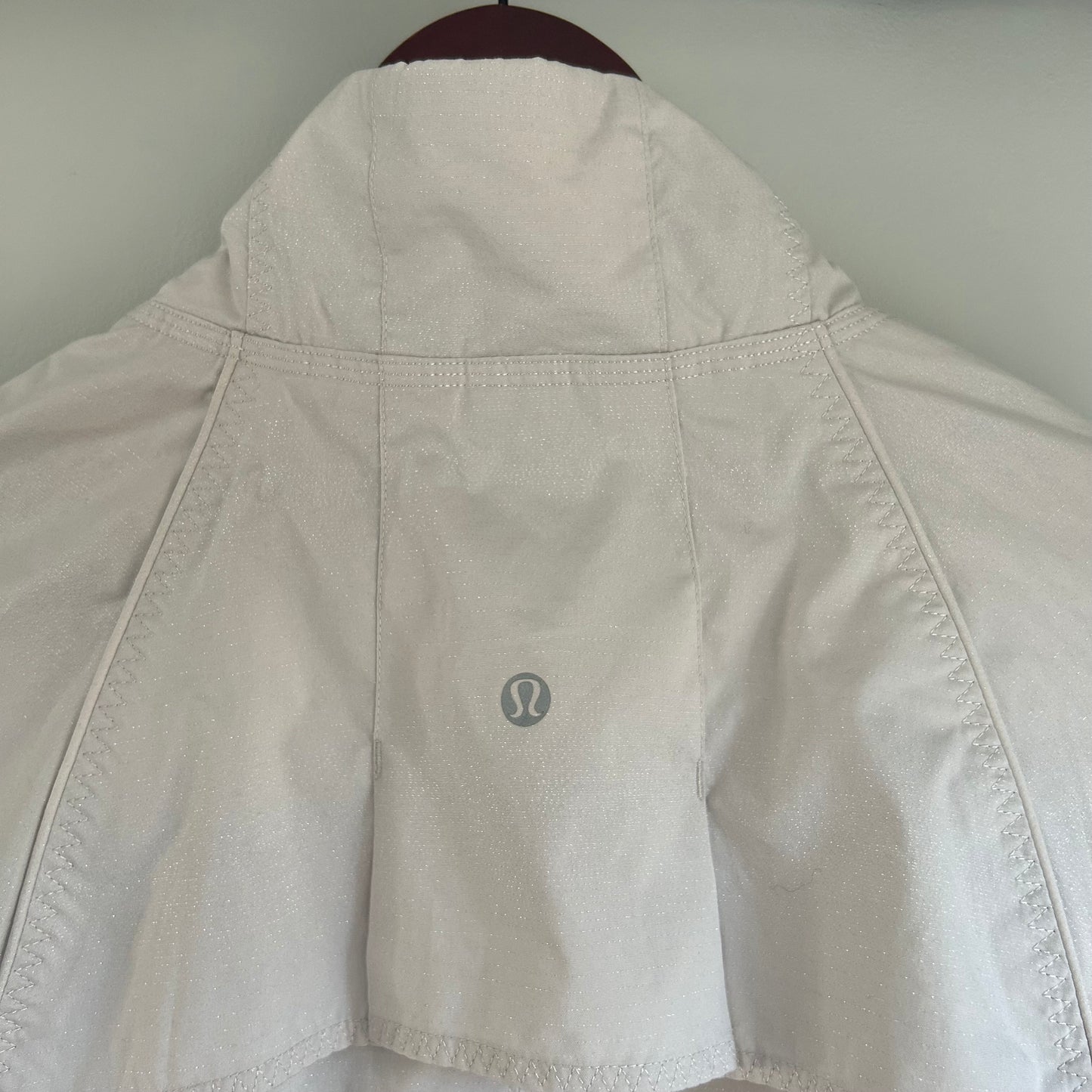 Lulu Size 6 Run Travel To Track Jacket Rare