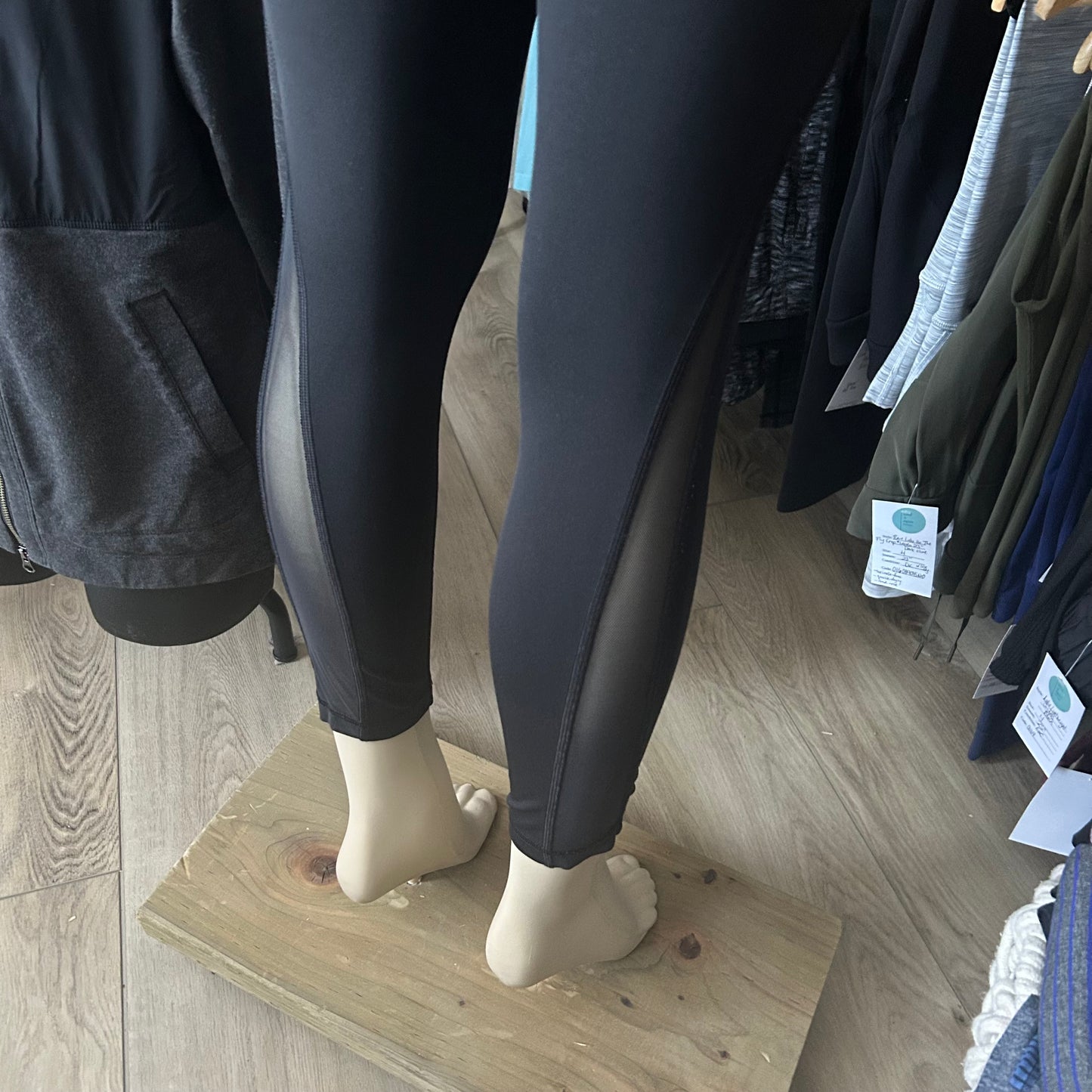 Lulu Size 6 Train Times 7/8 High Rise Legging