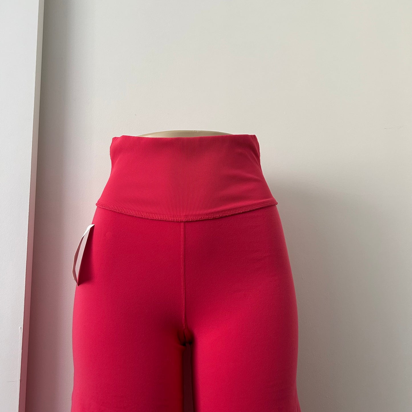 Lulu Size 4 Hot Pink Cropped Wide Leg Super High Rise Culottes